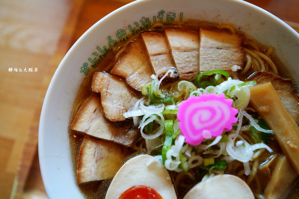 沖繩名護美食 ❙ 煮干し中華そば かいしんのいちげき，超濃郁