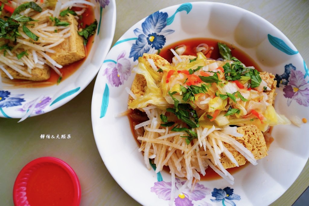 玉里橋頭臭豆腐花蓮店 ❙ 金黃酥脆超人氣臭豆腐，花蓮必吃排隊