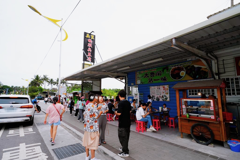 玉里橋頭臭豆腐花蓮店 ❙ 金黃酥脆超人氣臭豆腐，花蓮必吃排隊