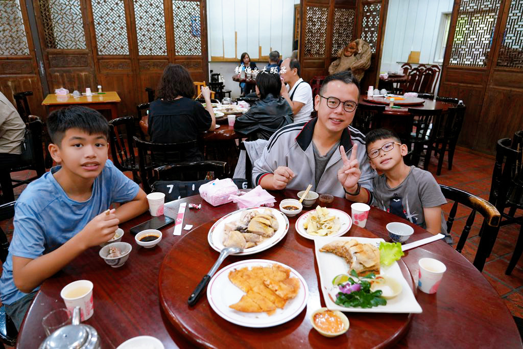 張家土雞城 ❙ 隱身民宅內超人氣土雞餐廳，自家飼養白斬雞，桃