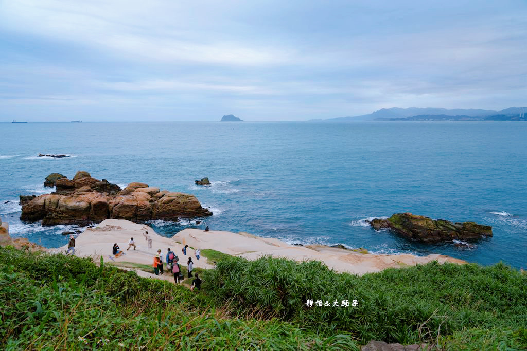 萬里駱駝峰 ❙ 五分鐘登上神秘金黃色碉堡，北海岸一日遊，新北