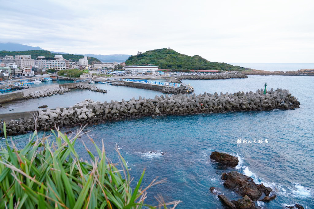 萬里駱駝峰 ❙ 五分鐘登上神秘金黃色碉堡，北海岸一日遊，新北