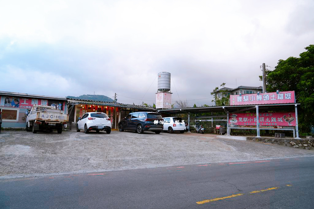 豐騏小饅頭土雞城 ❙ 野菜、小饅頭只要100元，白斬雞260