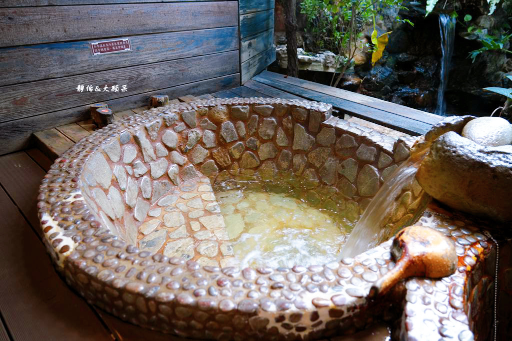 舊金山總督溫泉 ❙ 半露天北海風情湯屋，可兩大兩小泡湯，金山