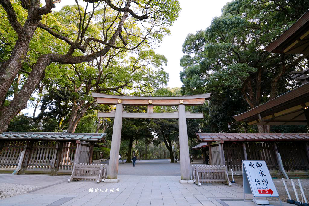 明治神宮 ❙ 原木大鳥居、酒樽牆，明治神宮交通，東京景點、東