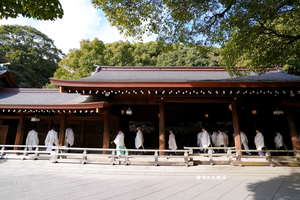 明治神宮 ❙ 原木大鳥居、酒樽牆，明治神宮交通，東京景點、東