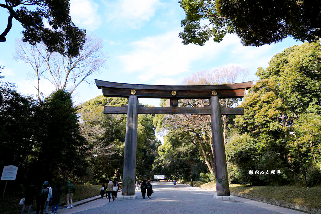 明治神宮 ❙ 原木大鳥居、酒樽牆，明治神宮交通，東京景點、東