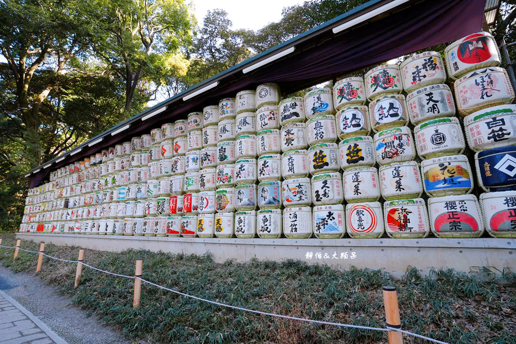 明治神宮 ❙ 原木大鳥居、酒樽牆，明治神宮交通，東京景點、東