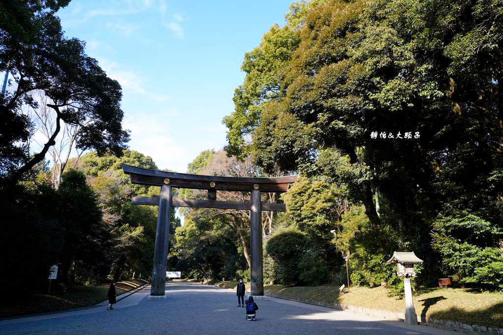 明治神宮 ❙ 原木大鳥居、酒樽牆，明治神宮交通，東京景點、東