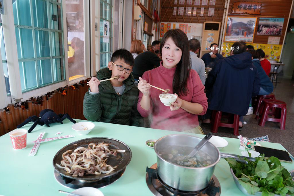 牛媽媽的店 ❙ 溫體水牛肉鐵板燒、牛雜鍋配野菜，花蓮原住民水