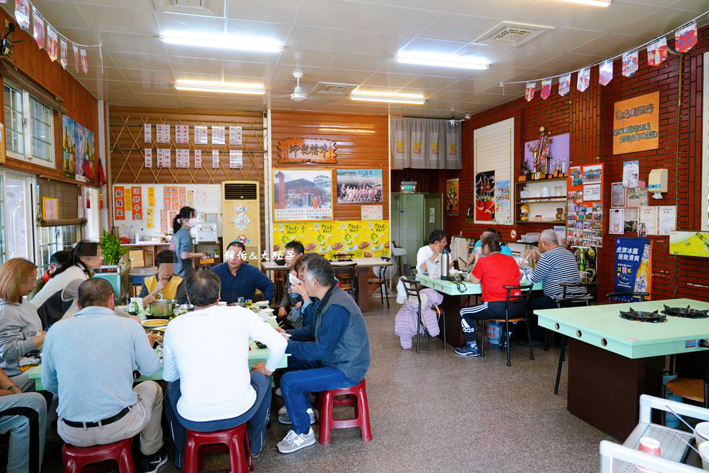 牛媽媽的店 ❙ 溫體水牛肉鐵板燒、牛雜鍋配野菜，花蓮原住民水