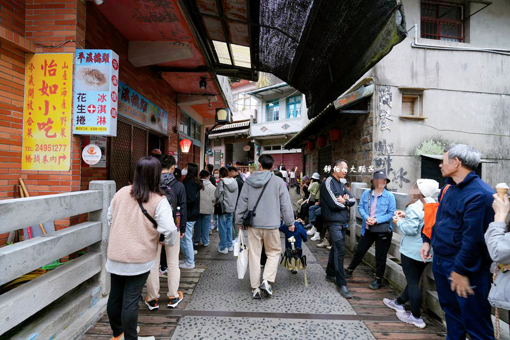 平溪老街 ❙ 超人氣老街美食小吃，平溪車站放天燈，新北平溪一