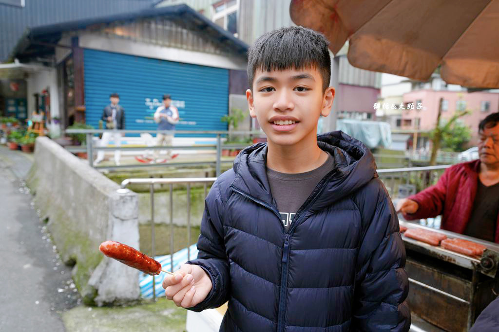 平溪老街 ❙ 超人氣老街美食小吃，平溪車站放天燈，新北平溪一