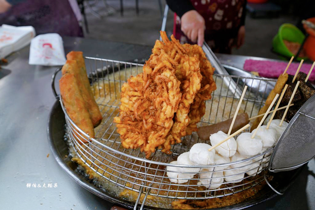 冬山春捲蝦餅 ❙ 超人氣炸物攤，蝦餅、雞肉串必點，宜蘭冬山銅