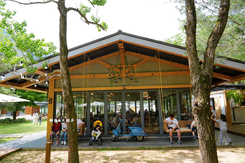 拾光咖啡館 ❙ 森林系咖啡廳，寵物友善、環境清幽，台中景觀餐