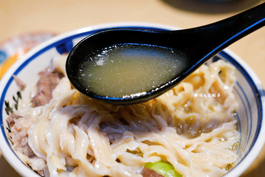 牛山．牛肉麵．燒肉飯 ❙ 桃園新開幕牛山清燉牛肉麵、燒肉飯，