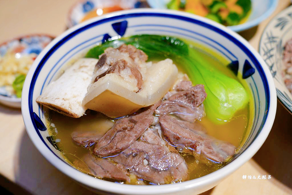 牛山．牛肉麵．燒肉飯 ❙ 桃園新開幕牛山清燉牛肉麵、燒肉飯，