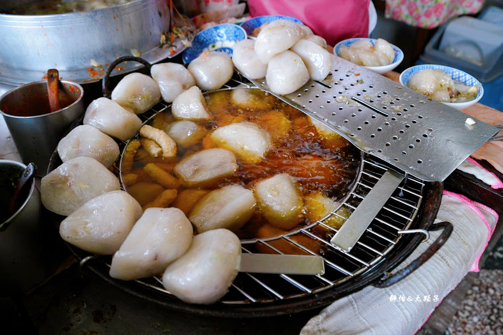 湯家大肉圓 ❙ 一顆40元的大肉丸、熱狗，獨特的韭菜醬汁，苗