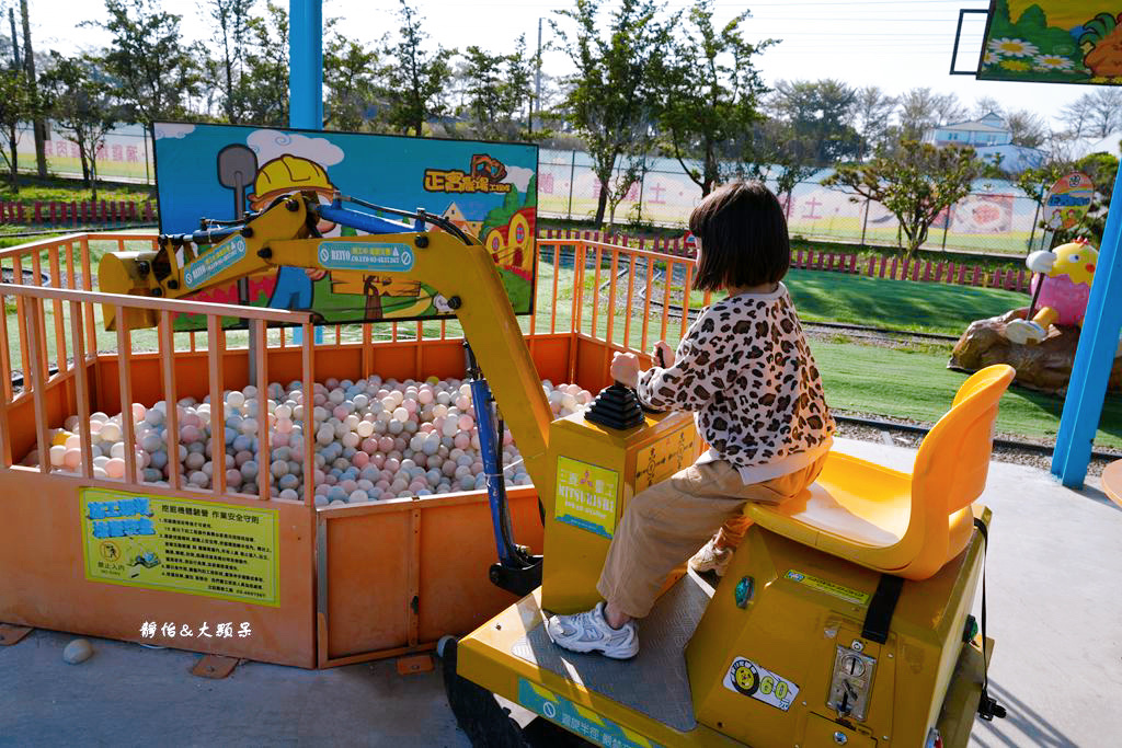 正實親子農場 ❙ 餵小動物、撿雞蛋、氣墊溜滑梯、沙坑，免費飼