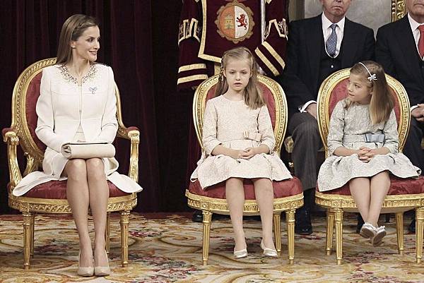 felipe-letizia-crowned-king-queen-spain