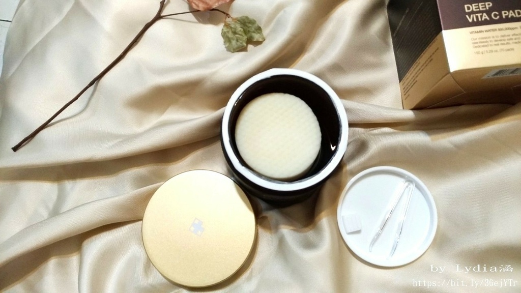韓國MEDICUBE| 全能維他命C透亮爽膚棉 一罐相當於7 韓國MEDICUBE| 全能維他命C透亮爽膚棉 一罐相當於7