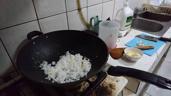 隔夜飯，迅雷不及掩耳