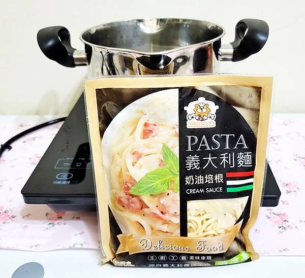 悠閒家庭日 手作番茄肉醬義大利麵 霜降牛排大受好評 大推arnest電磁爐通用不沾鍋煎鍋燒烤鍋 Abby S Fantasy 欸比的幻想世界