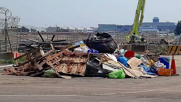 工程垃圾清除.jpg 工程垃圾清除.jpg