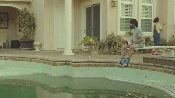 (一個人的地球S1E1E2.mp4)[00.33.38.141]