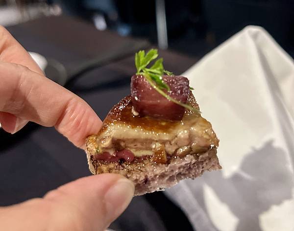 FB2515BC-C6AD-4719-96D4-E657B1EF7DC6_1_201_a.jpeg FB2515BC-C6AD-4719-96D4-E657B1EF7DC6_1_201_a.jpeg