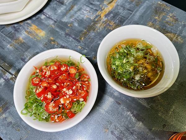 [台北美食] 老撈麻辣火鍋鴛鴦火鍋 中藥川式麻辣鍋 黃仁勳美