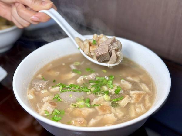 [林口美食] 鳥地方陝西小館 必點牛羊肉泡饃 肉夾饃 西紅柿