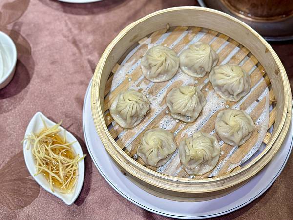 [泰山美食] 真好麥中華料理 酸菜白肉鍋 小籠包 北方麵食 