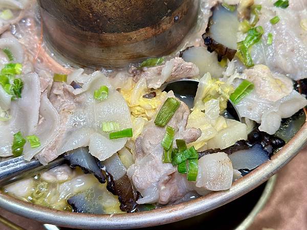 [泰山美食] 真好麥中華料理 酸菜白肉鍋 小籠包 北方麵食 