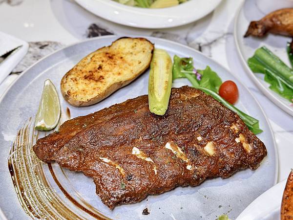 [小巨蛋美食] 馥境 nearby 龍蝦牛排烤肋排餐廳 德國