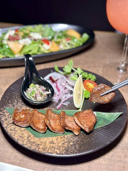 [信義區美食] Range鐵板精肉餐酒館 料理與調酒都讓人回