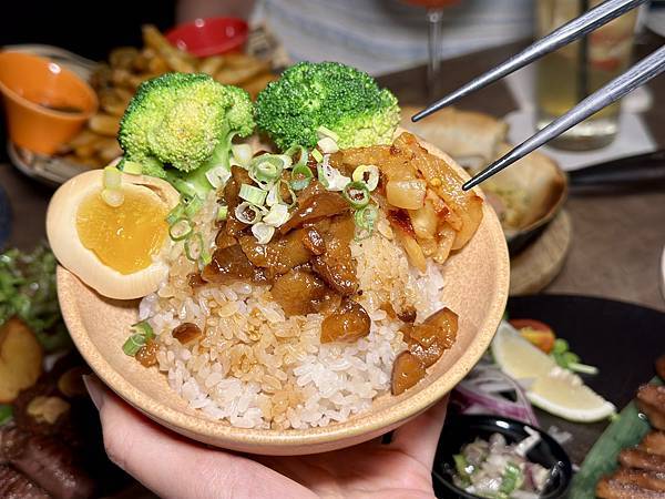 [信義區美食] Range鐵板精肉餐酒館 料理與調酒都讓人回