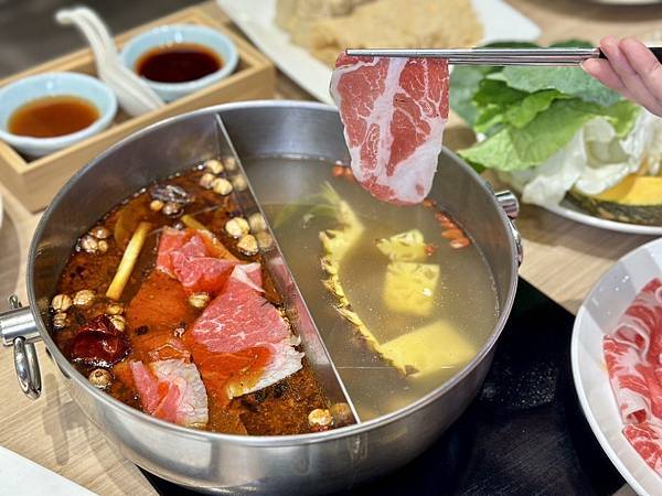 【台北火鍋懶人包】30間必吃特色鍋物!(海底撈/麻辣鍋/涮涮 【台北火鍋懶人包】30間必吃特色鍋物!(海底撈/麻辣鍋/涮涮