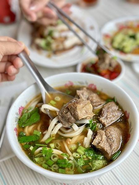 [基隆美食] 基隆七堵大滷麵 原汁牛肉麵 基隆人帶路 一天只