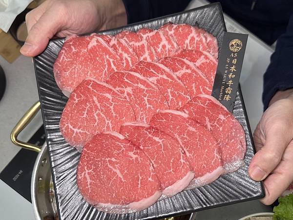 [東區美食] 極鶴和牛鍋物(旗艦店) 台北最頂級「和牛吃到飽