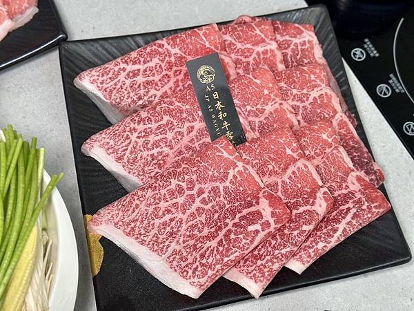 [東區美食] 極鶴和牛鍋物(旗艦店) 台北最頂級「和牛吃到飽