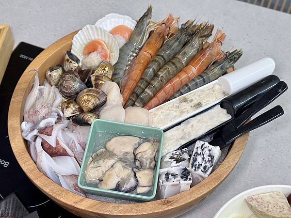 [東區美食] 極鶴和牛鍋物(旗艦店) 台北最頂級「和牛吃到飽