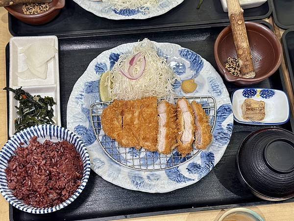 [新莊美食] 銀座杏子日式豬排-新莊宏匯店