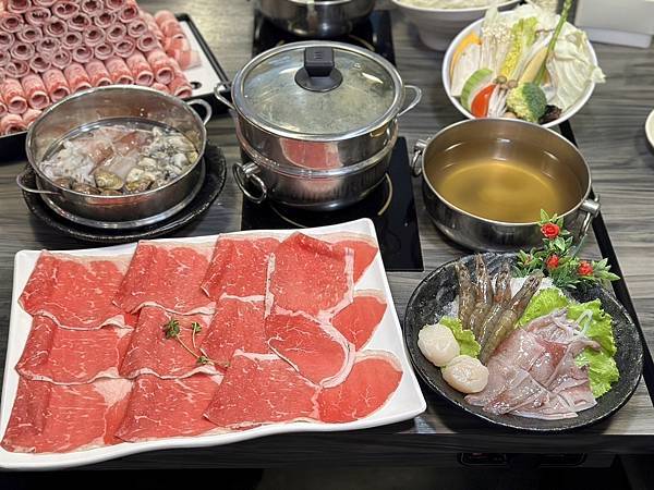 [中山區美食] 肉老大 頂級肉品涮涮鍋(錦西店) 海陸蒸火鍋