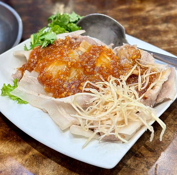 [泰山美食] 真好麥中華料理 酸菜白肉鍋 小籠包 北方麵食 