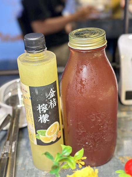 [台北美食] 老撈麻辣火鍋鴛鴦火鍋 中藥川式麻辣鍋 黃仁勳美