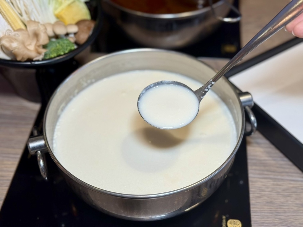 [中山區美食] 肉老大 頂級肉品涮涮鍋(錦西店) 小龍宮宴套