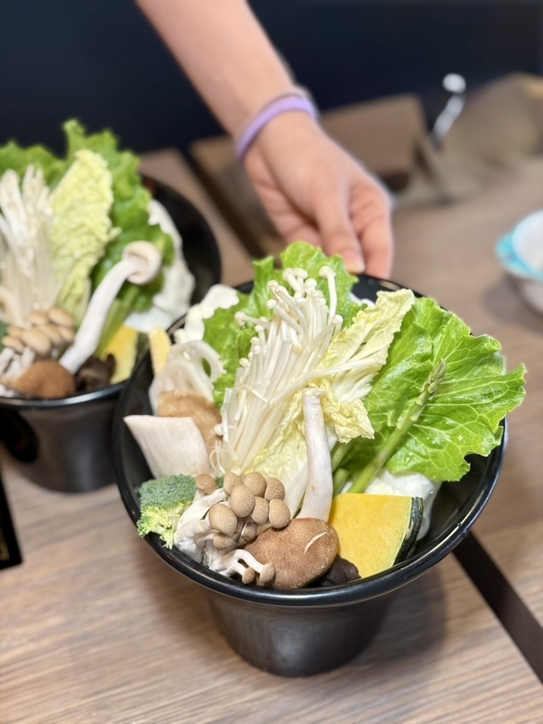 [中山區美食] 肉老大 頂級肉品涮涮鍋(錦西店) 小龍宮宴套