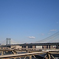 另一邊似乎是Manhattan Bridge