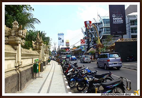 Kuta beach 大街